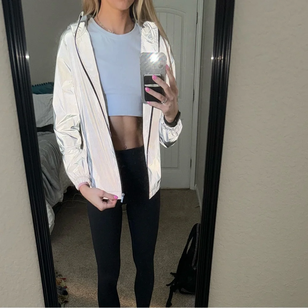 ✨REFLECTIVE RUNNING JACKET✨ - Picture 4 of 6